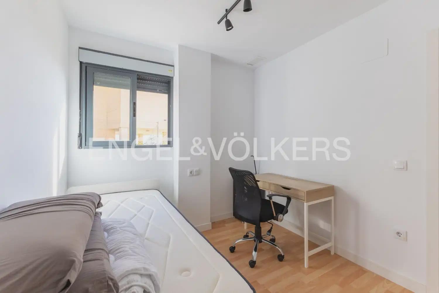 3 bedroom Flat for rent in Cullera with pool garage - € 2,400 (Ref: 10165232)