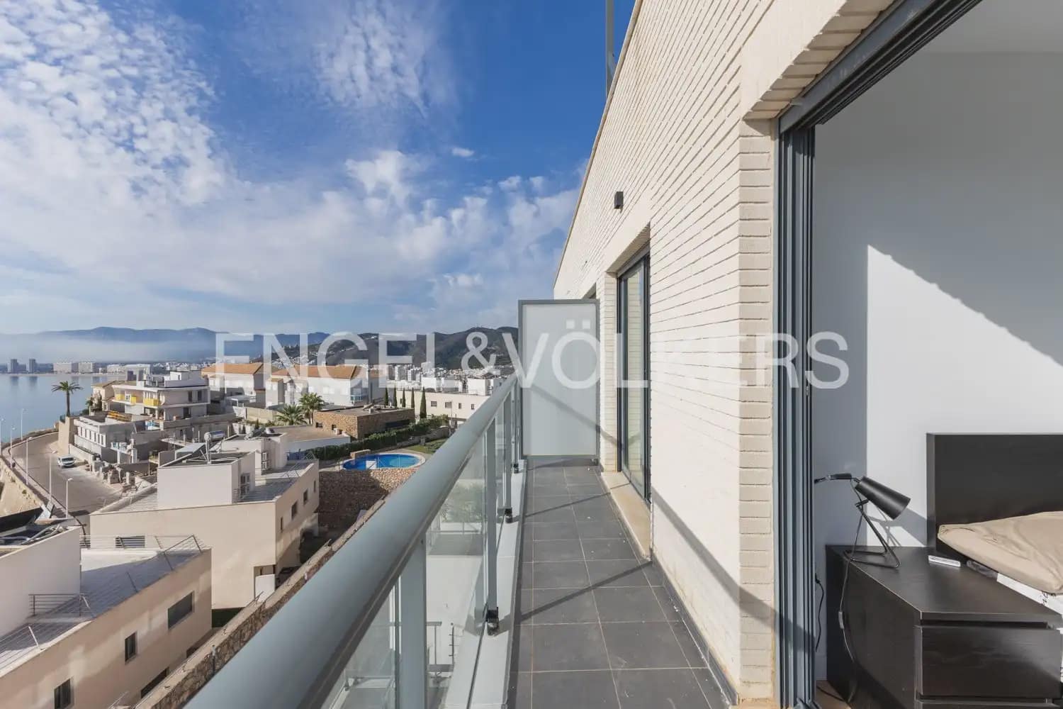 3 bedroom Flat for rent in Cullera with pool garage - € 2,400 (Ref: 10165232)