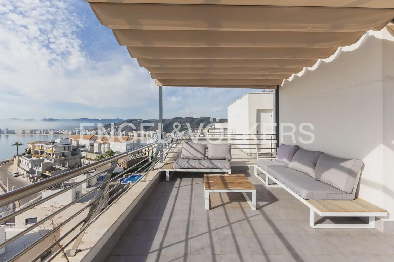 3 bedroom Flat for rent in Cullera with pool garage - € 2,400 (Ref: 10165232)