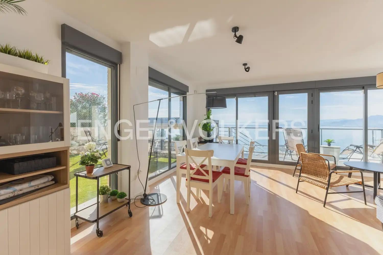 3 bedroom Flat for rent in Cullera with pool garage - € 2,400 (Ref: 10165232)