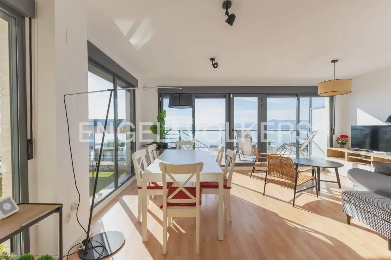 3 bedroom Flat for rent in Cullera with pool garage - € 2,400 (Ref: 10165232)