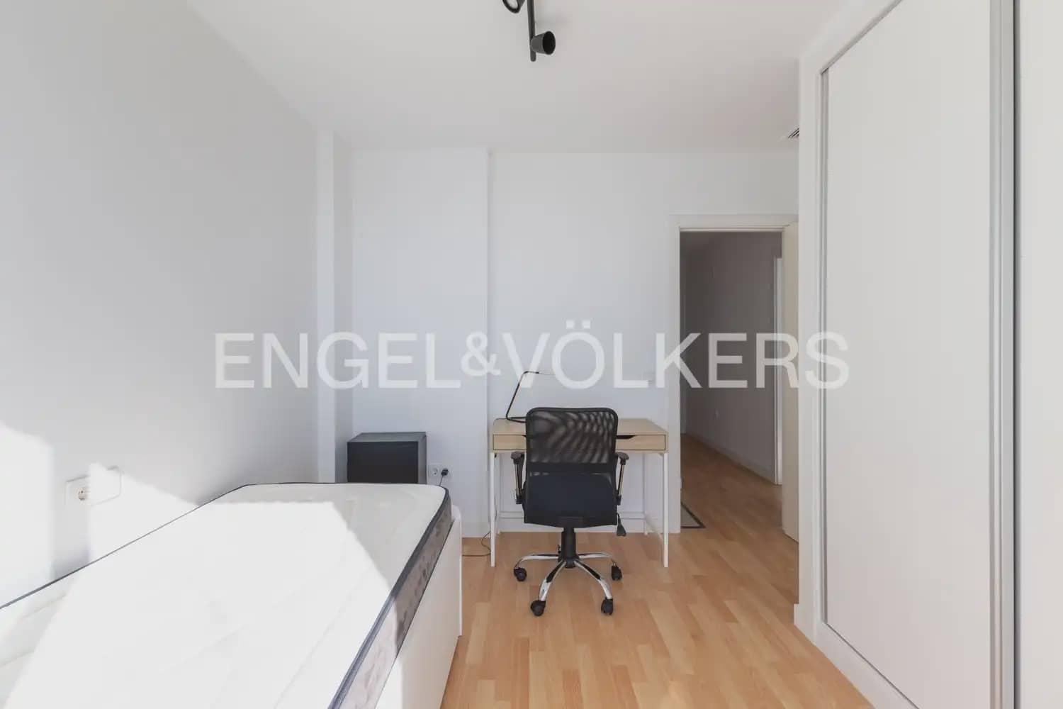 3 bedroom Flat for rent in Cullera with pool garage - € 2,400 (Ref: 10165232)