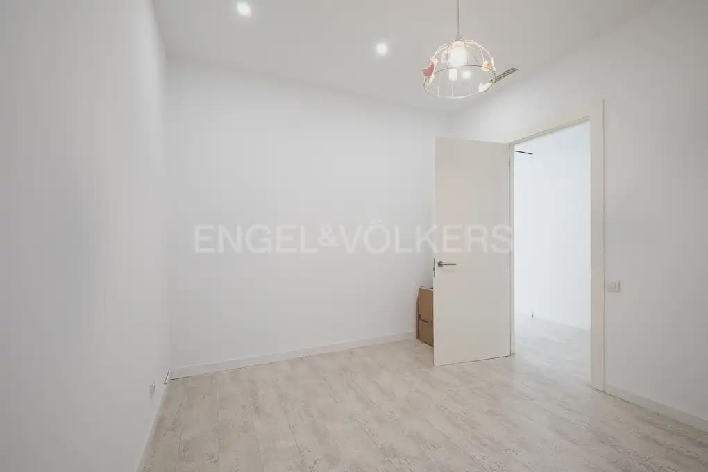 3 soveværelse Lejlighed til leje i Valencia by - € 1.800 (Ref: 10165233)