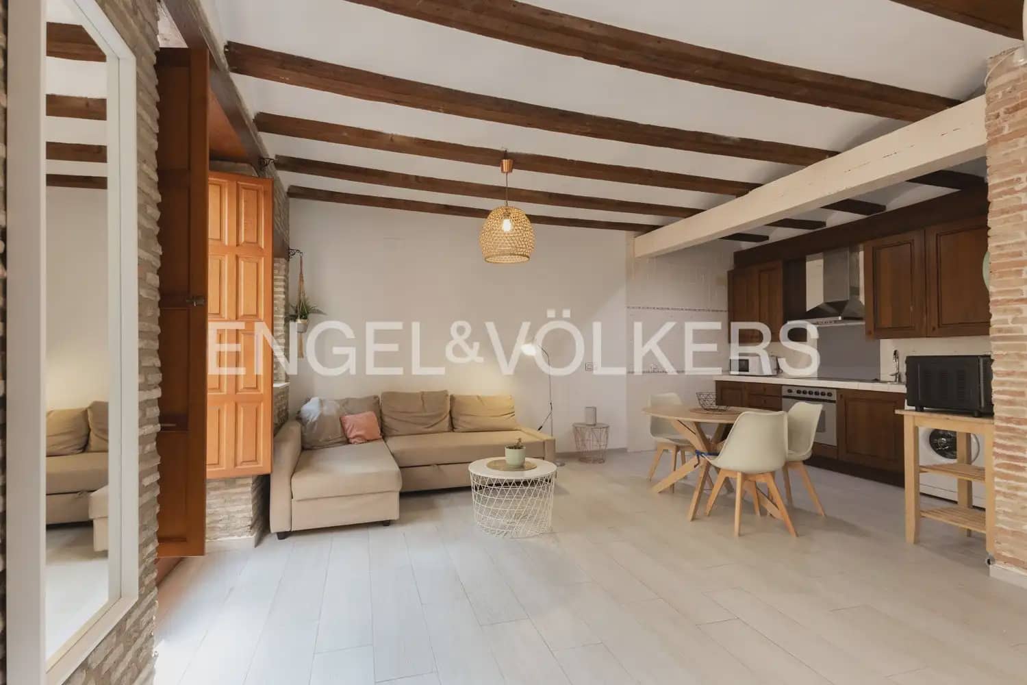 1 bedroom Flat for rent in Valencia city - € 1,150 (Ref: 10165234)