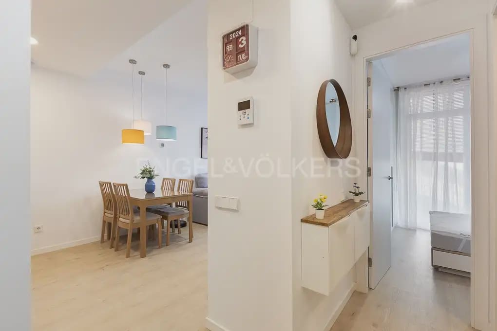 1 soveværelse Lejlighed til leje i Valencia by med garage - € 1.400 (Ref: 10165511)