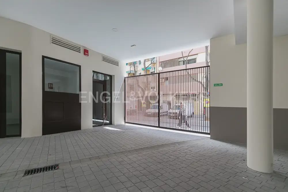 1 soveværelse Lejlighed til leje i Valencia by med garage - € 1.400 (Ref: 10165511)