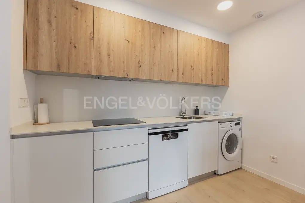 1 soveværelse Lejlighed til leje i Valencia by med garage - € 1.400 (Ref: 10165511)