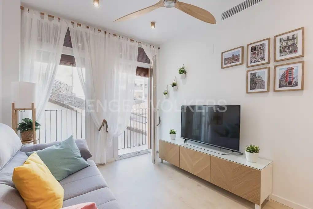 1 soveværelse Lejlighed til leje i Valencia by med garage - € 1.400 (Ref: 10165511)
