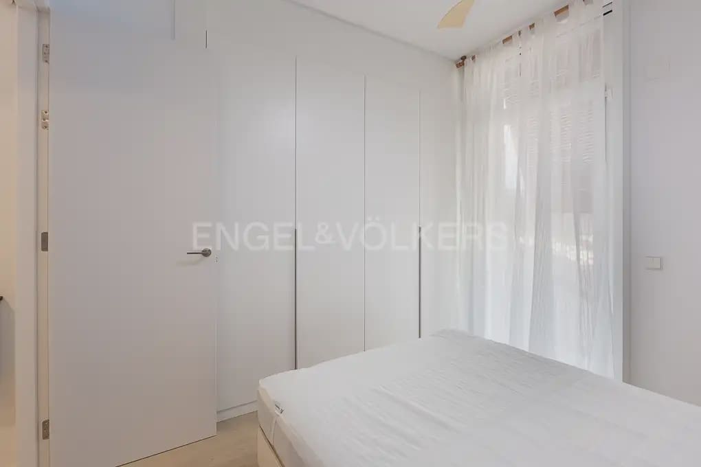 1 soveværelse Lejlighed til leje i Valencia by med garage - € 1.400 (Ref: 10165511)