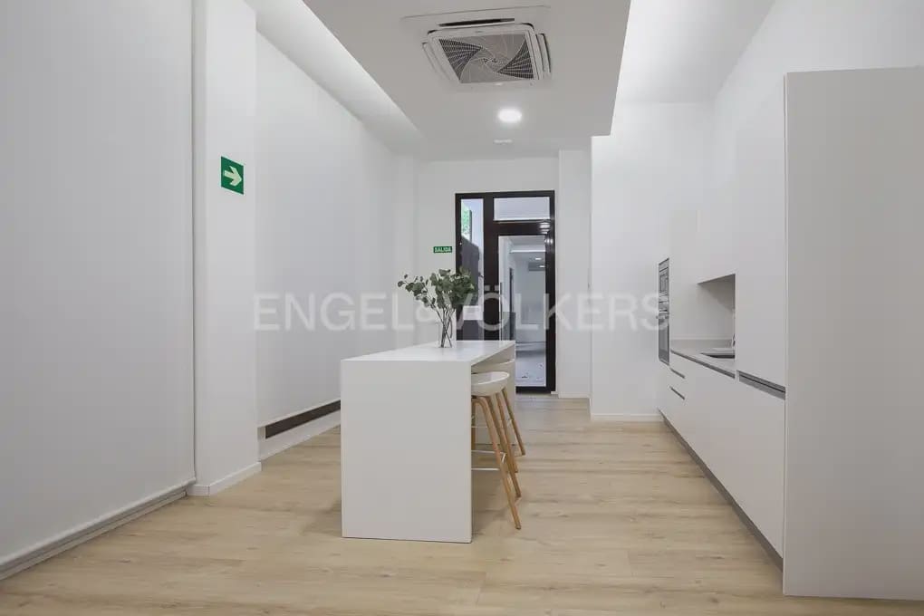 1 soveværelse Lejlighed til leje i Valencia by med garage - € 1.400 (Ref: 10165511)