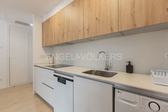 1 soveværelse Lejlighed til leje i El Carme, Valencia by med garage - € 1.400 (Ref: 10165511)