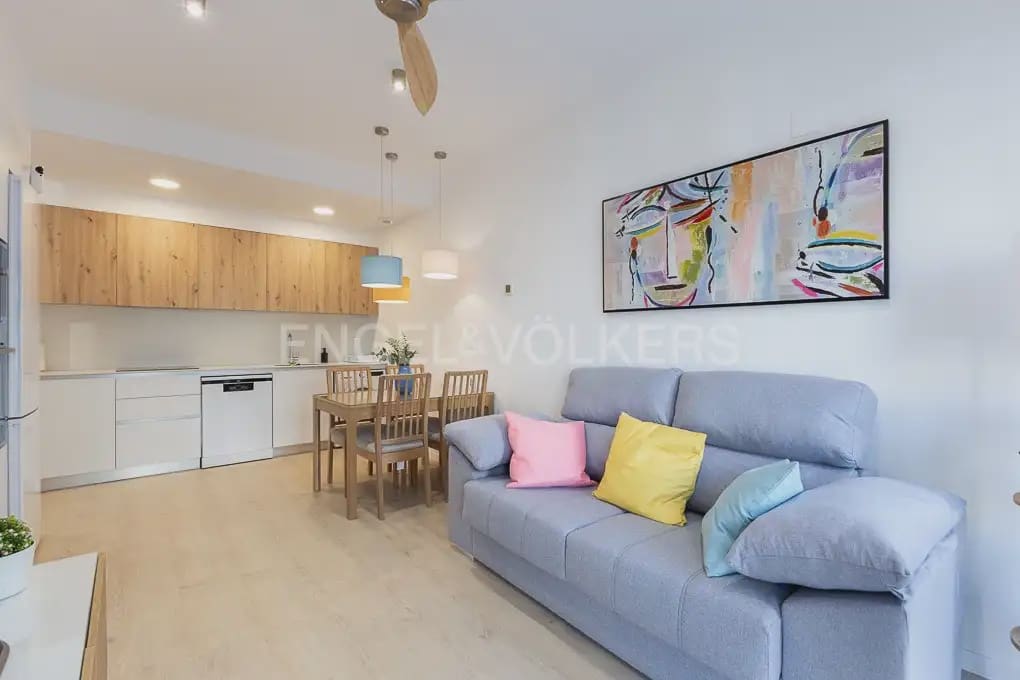 1 soveværelse Lejlighed til leje i Valencia by med garage - € 1.400 (Ref: 10165511)