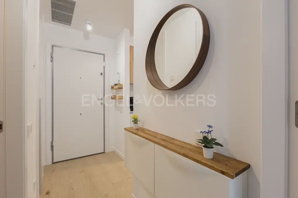 1 soveværelse Lejlighed til leje i Valencia by med garage - € 1.400 (Ref: 10165511)