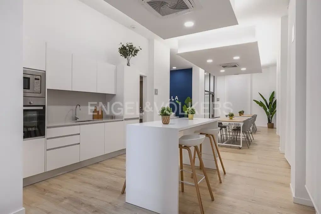 1 soveværelse Lejlighed til leje i Valencia by med garage - € 1.400 (Ref: 10165511)