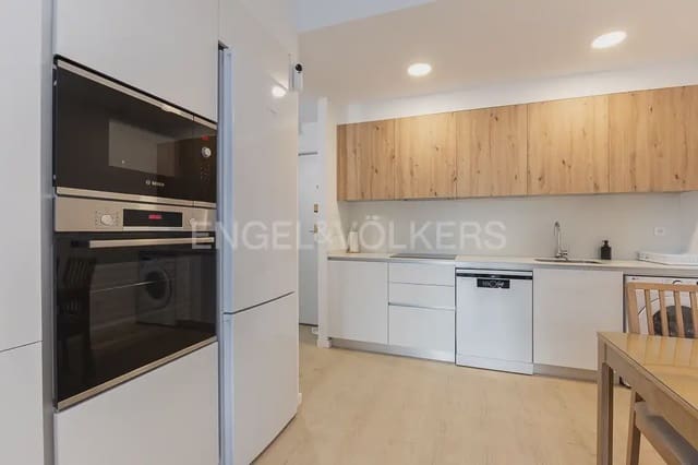 1 soveværelse Lejlighed til leje i El Carme, Valencia by med garage - € 1.400 (Ref: 10165511)