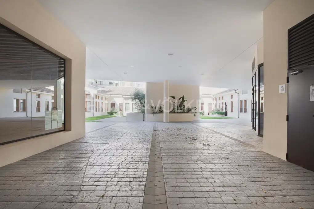 1 soveværelse Lejlighed til leje i Valencia by med garage - € 1.400 (Ref: 10165511)