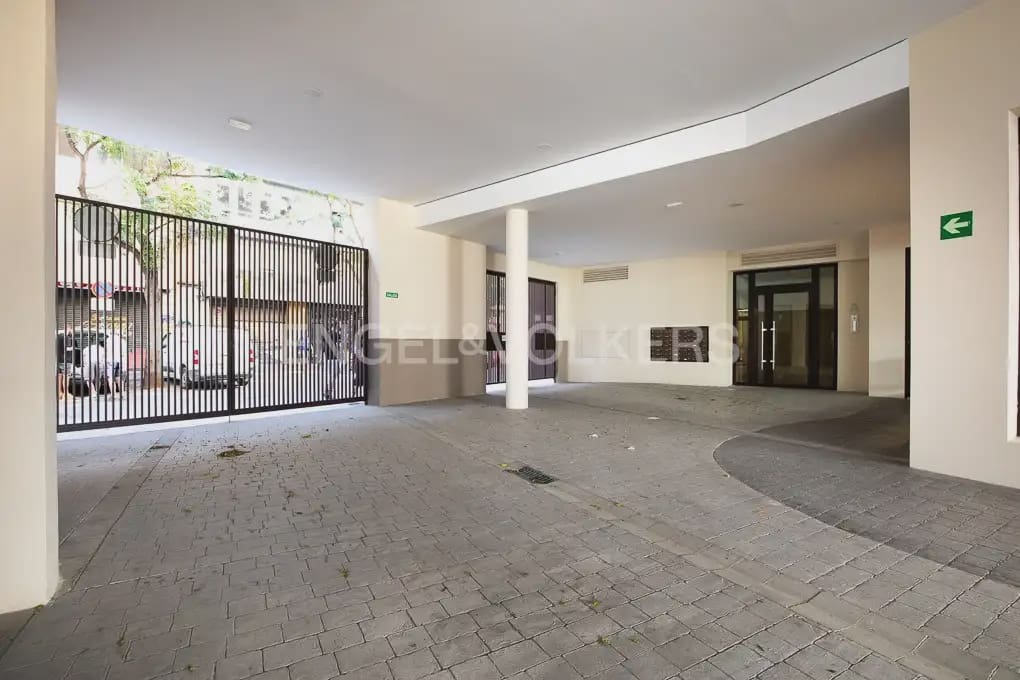 1 soveværelse Lejlighed til leje i Valencia by med garage - € 1.400 (Ref: 10165511)
