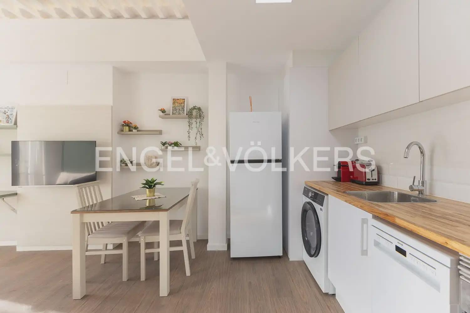 Lejlighed til leje i Valencia by med swimmingpool - € 1.350 (Ref: 10165513)