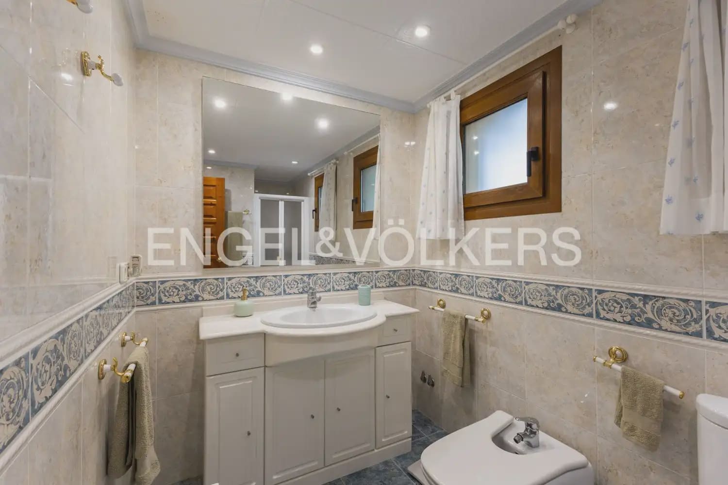 4 bedroom Villa for sale in Alcala de Xivert with pool garage - € 1,100,000 (Ref: 10165515)