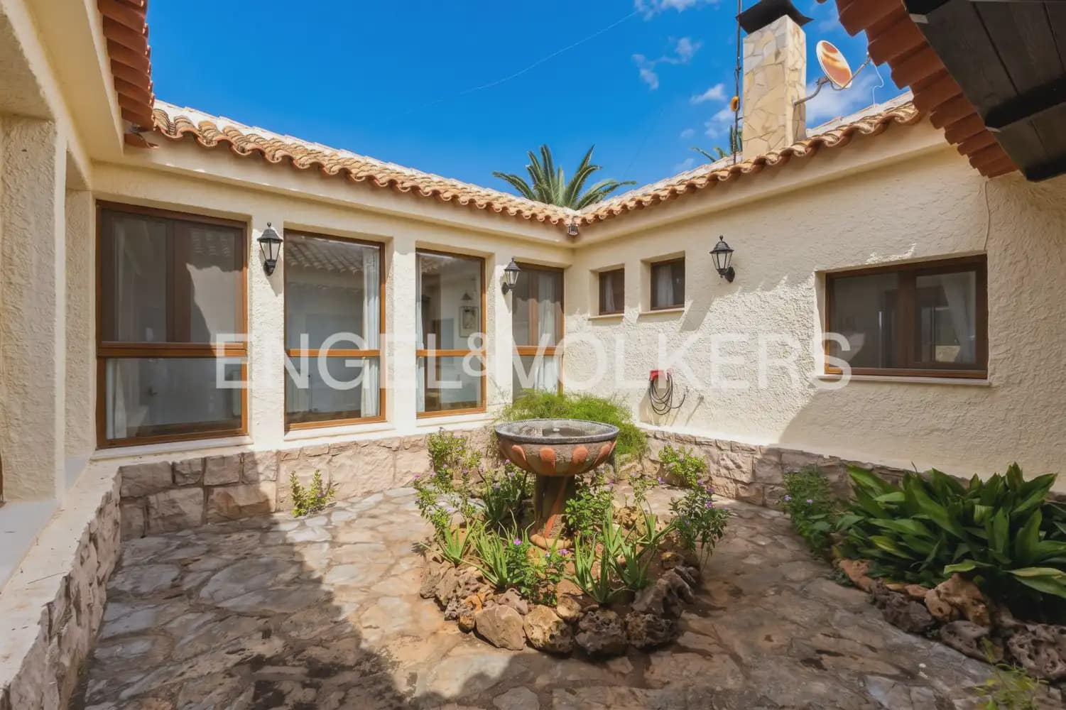 4 bedroom Villa for sale in Alcala de Xivert with pool garage - € 1,100,000 (Ref: 10165515)