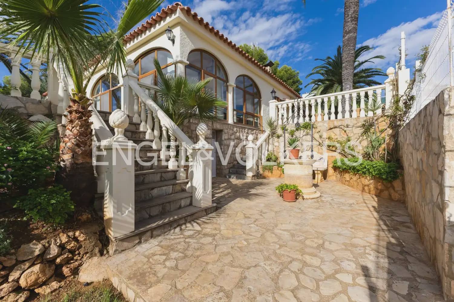 4 bedroom Villa for sale in Alcala de Xivert with pool garage - € 1,100,000 (Ref: 10165515)