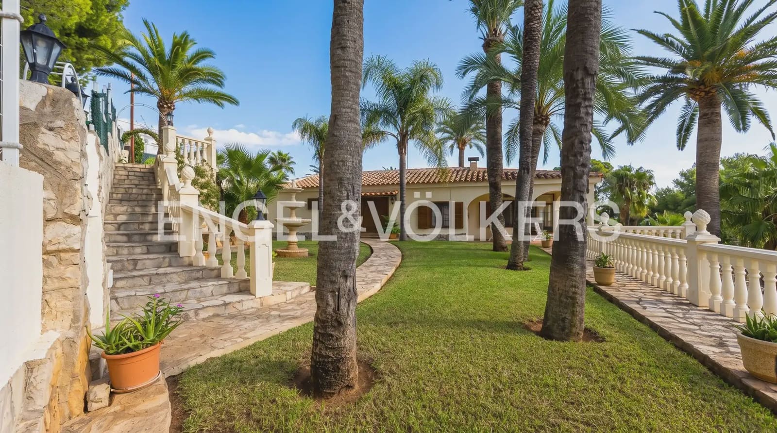 4 bedroom Villa for sale in Alcala de Xivert with pool garage - € 1,100,000 (Ref: 10165515)