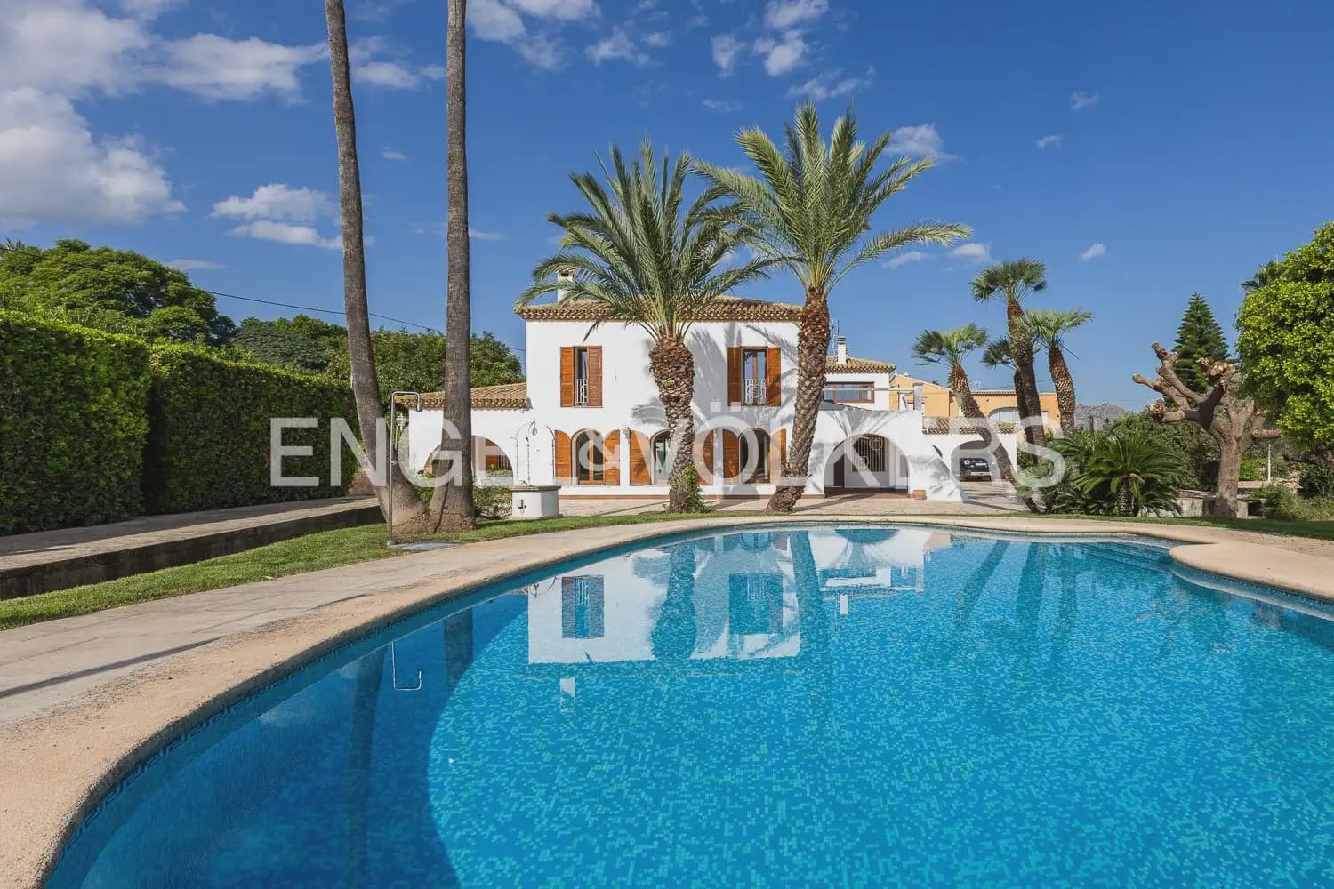 Villa/Maison de 6 chambres à louer à Pedreguer avec piscine garage - 3 700 € (Ref: 10165516)