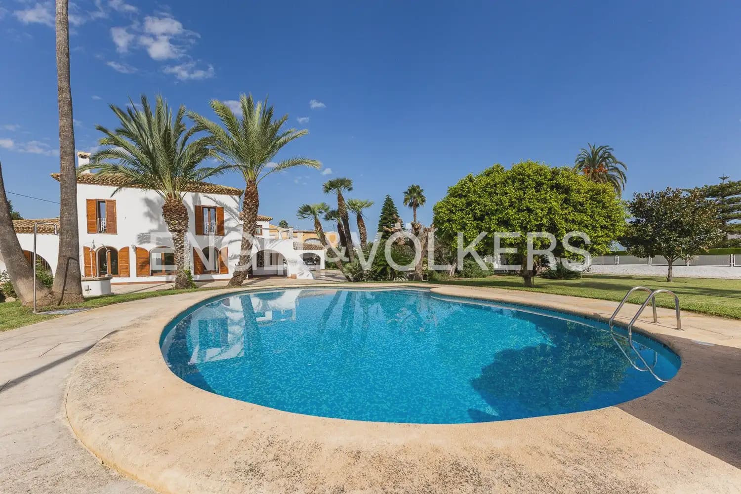 Villa/Maison de 6 chambres à louer à Pedreguer avec piscine garage - 3 700 € (Ref: 10165516)