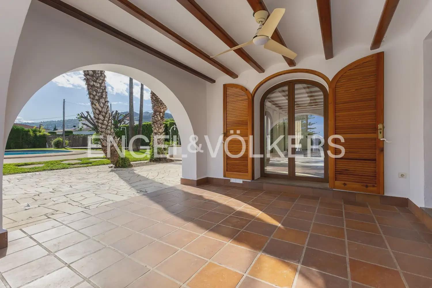 Villa/Maison de 6 chambres à louer à Pedreguer avec piscine garage - 3 700 € (Ref: 10165516)