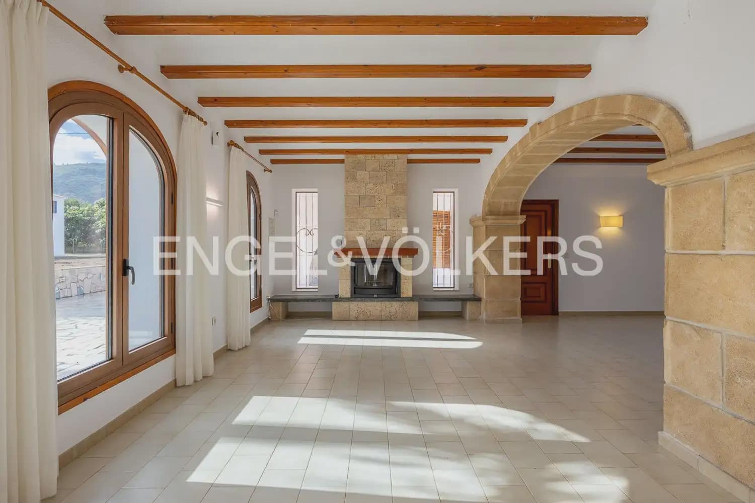 Villa/Maison de 6 chambres à louer à Pedreguer avec piscine garage - 3 700 € (Ref: 10165516)