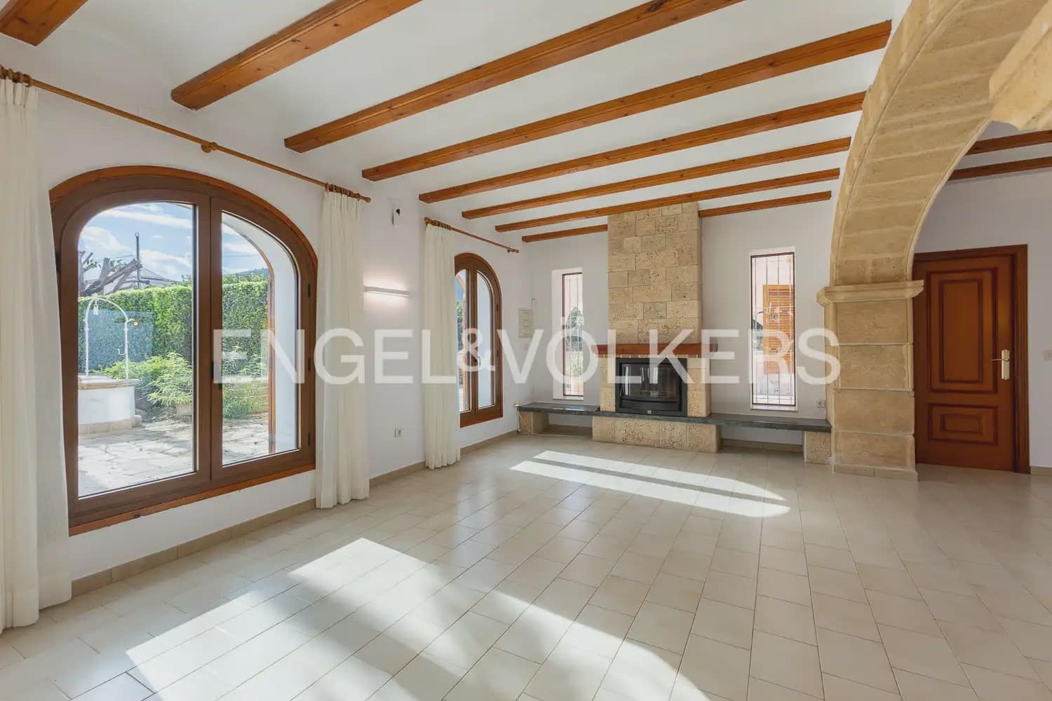 Villa/Maison de 6 chambres à louer à Pedreguer avec piscine garage - 3 700 € (Ref: 10165516)