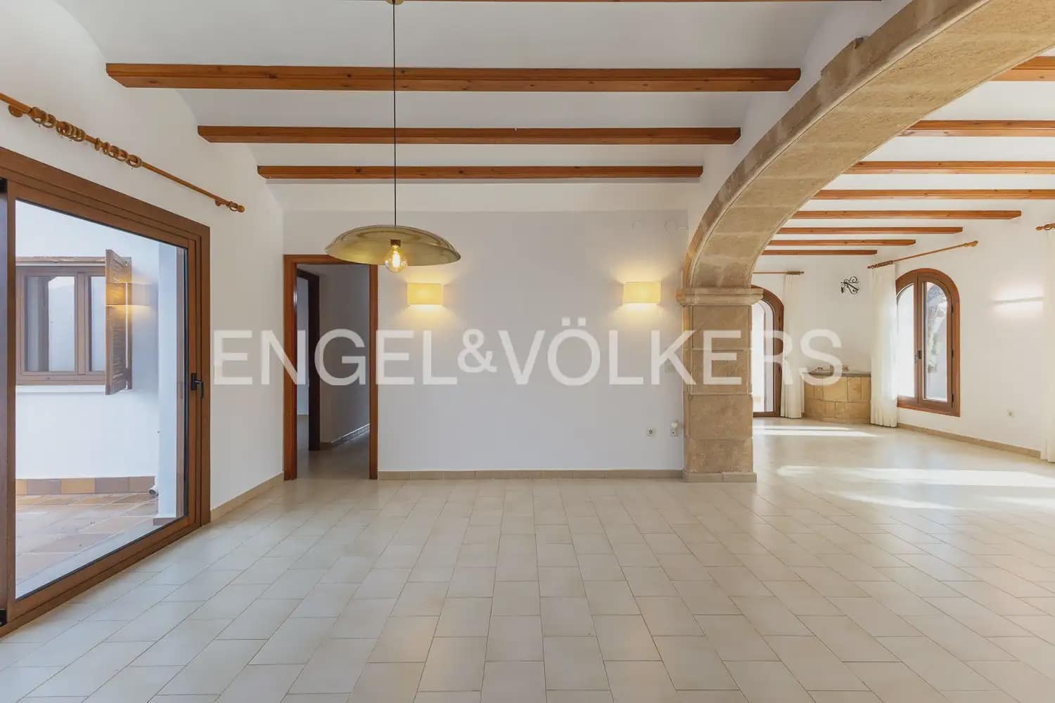 Villa/Maison de 6 chambres à louer à Pedreguer avec piscine garage - 3 700 € (Ref: 10165516)