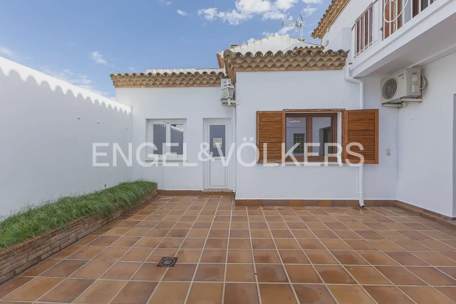 Villa/Maison de 6 chambres à louer à Pedreguer avec piscine garage - 3 700 € (Ref: 10165516)