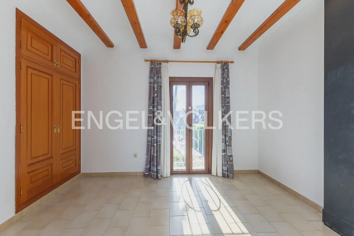 Villa/Maison de 6 chambres à louer à Pedreguer avec piscine garage - 3 700 € (Ref: 10165516)