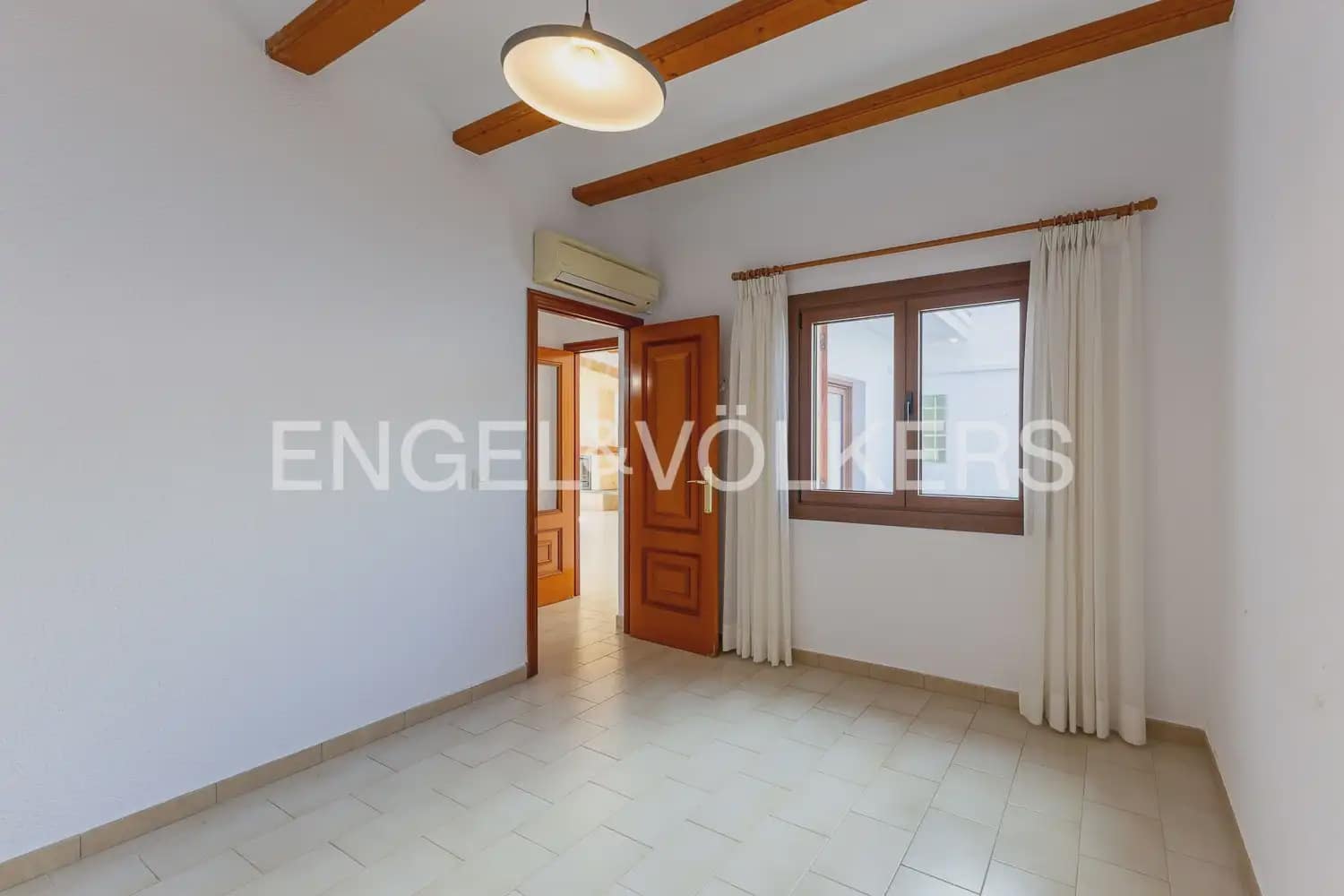 Villa/Maison de 6 chambres à louer à Pedreguer avec piscine garage - 3 700 € (Ref: 10165516)