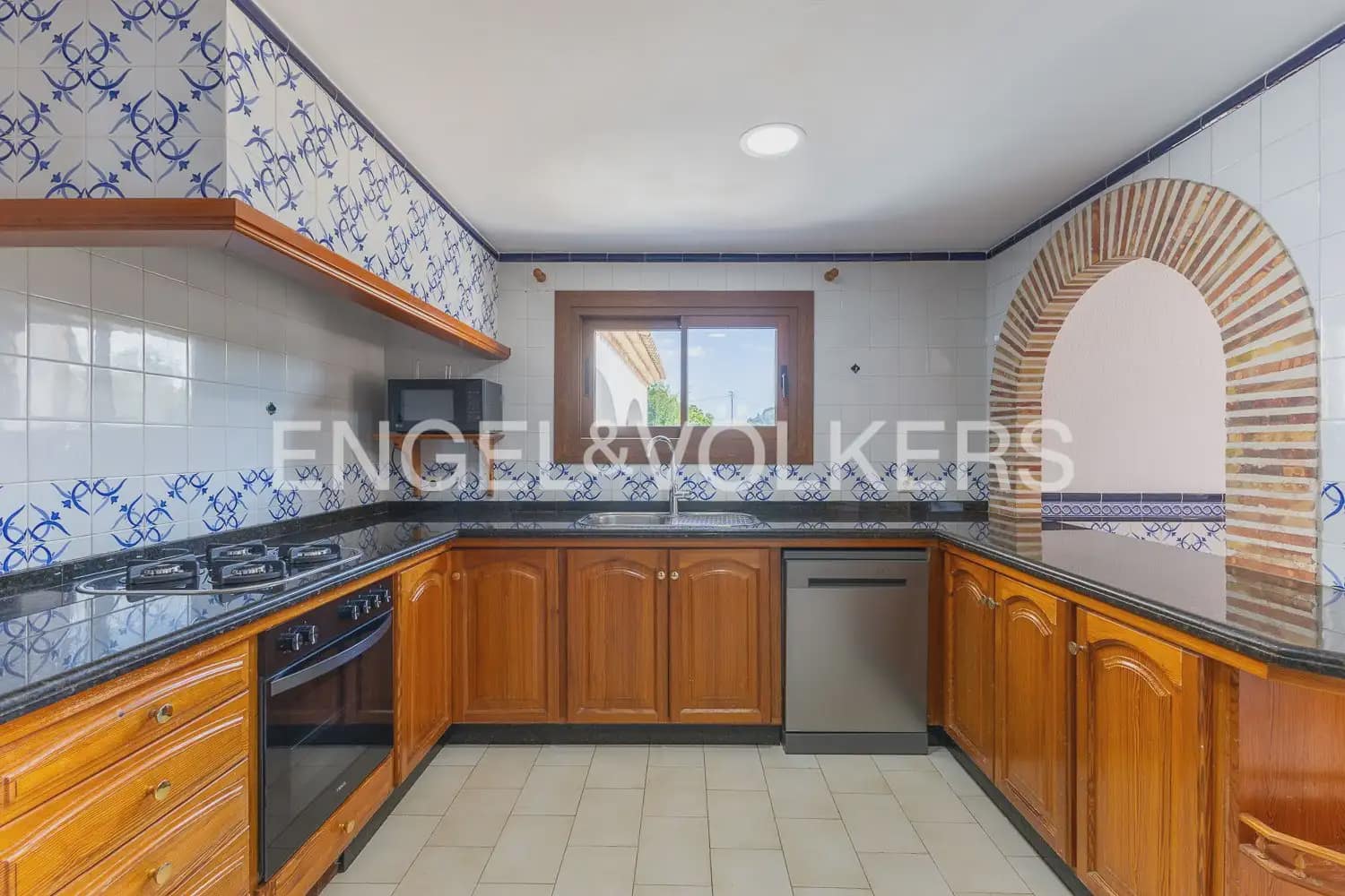 Villa/Maison de 6 chambres à louer à Pedreguer avec piscine garage - 3 700 € (Ref: 10165516)