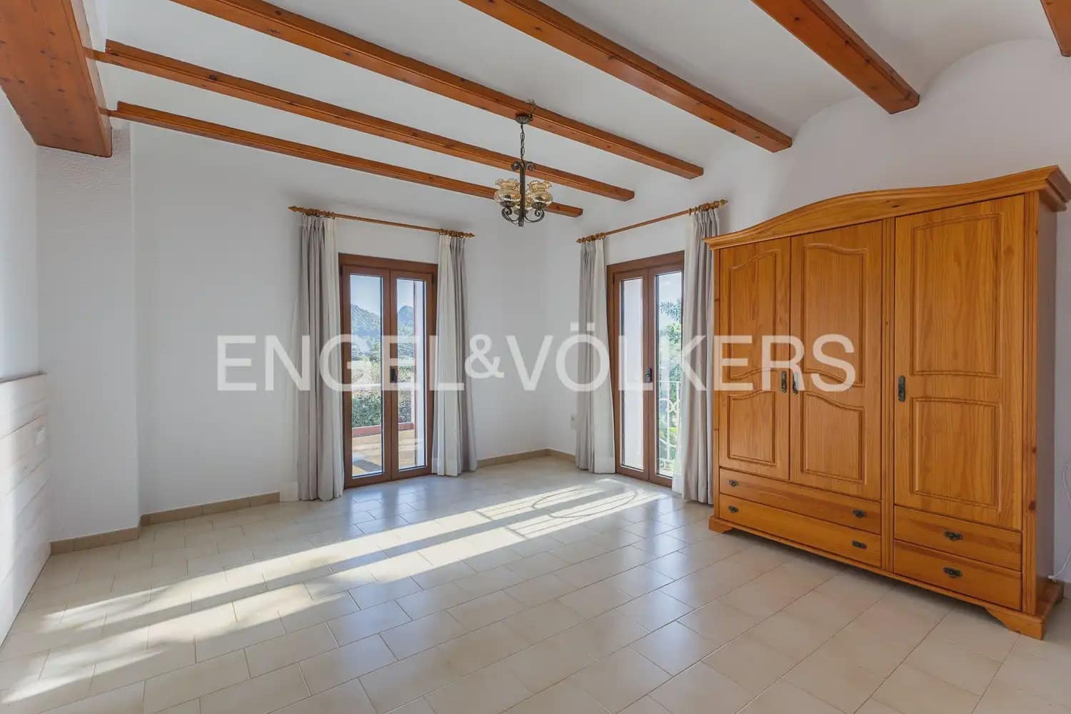 Villa/Maison de 6 chambres à louer à Pedreguer avec piscine garage - 3 700 € (Ref: 10165516)
