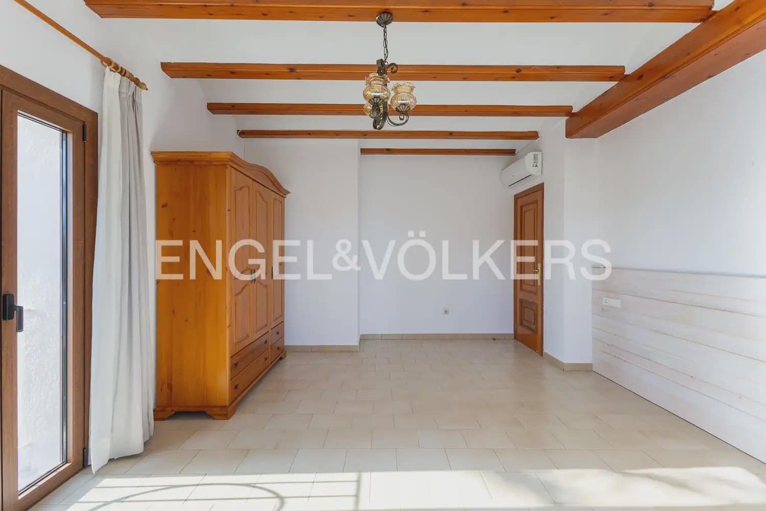 Villa/Maison de 6 chambres à louer à Pedreguer avec piscine garage - 3 700 € (Ref: 10165516)
