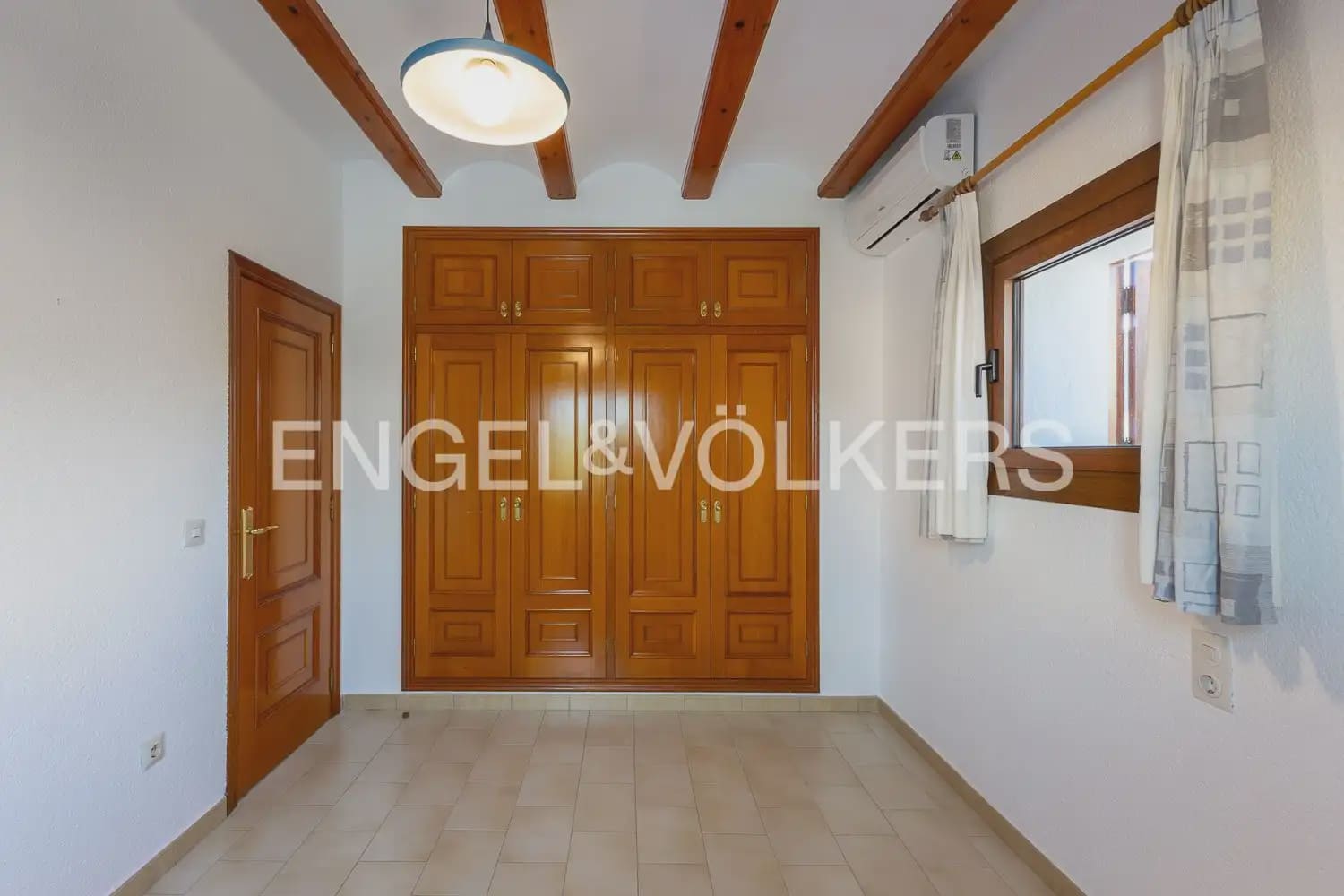 Villa/Maison de 6 chambres à louer à Pedreguer avec piscine garage - 3 700 € (Ref: 10165516)