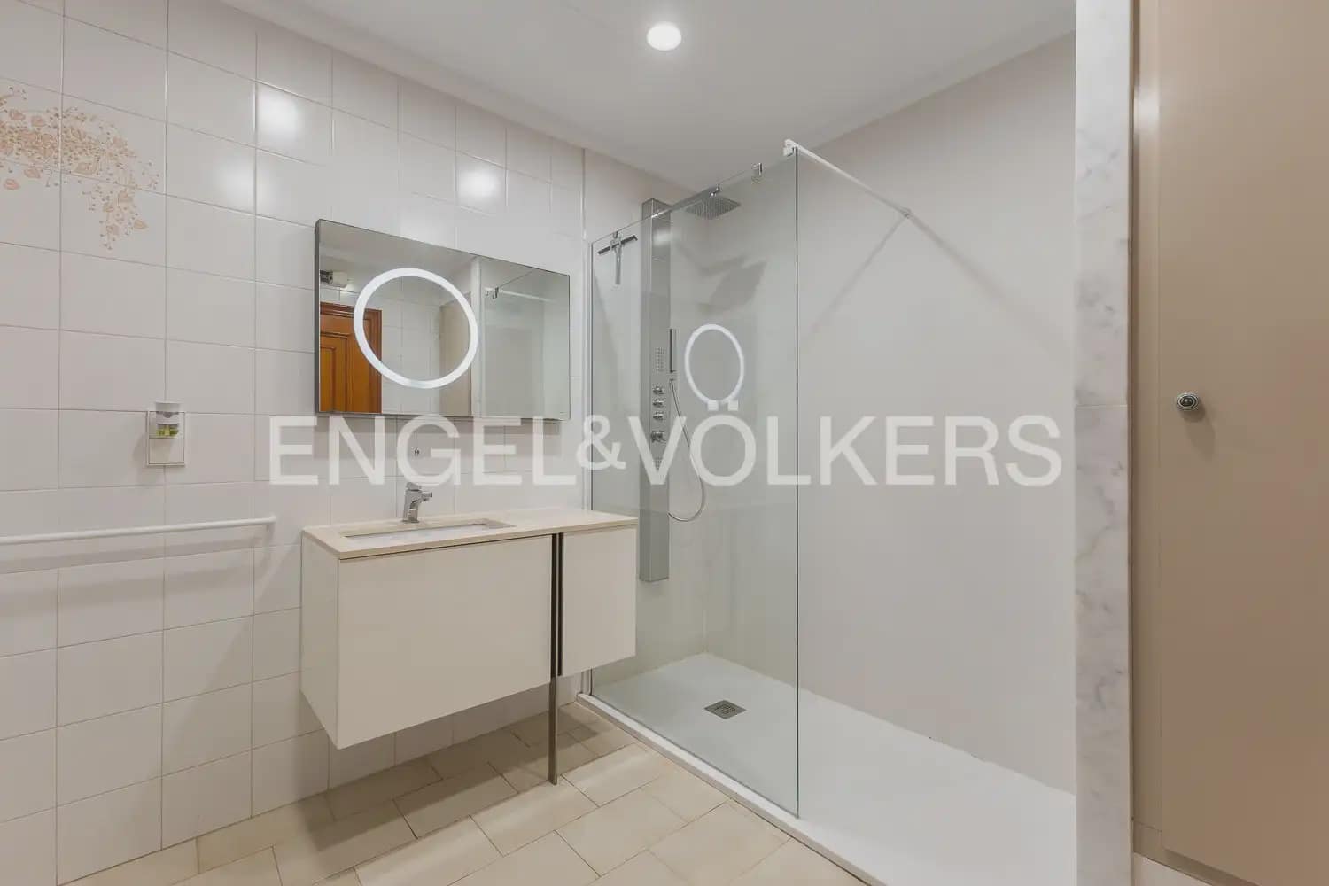 Villa/Maison de 6 chambres à louer à Pedreguer avec piscine garage - 3 700 € (Ref: 10165516)