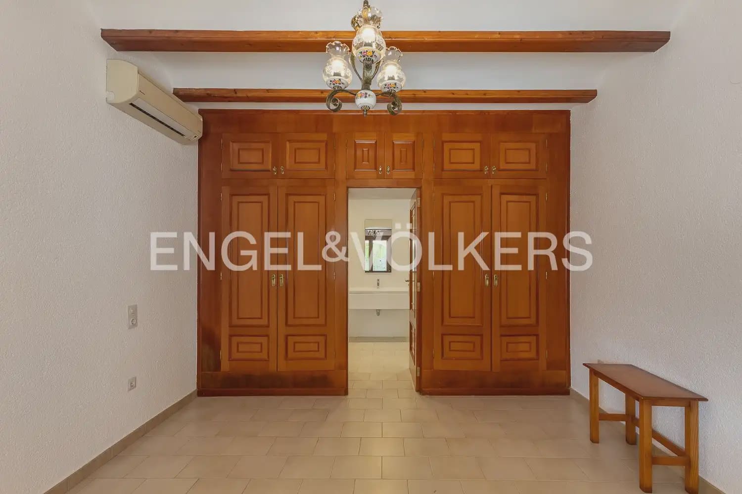 Villa/Maison de 6 chambres à louer à Pedreguer avec piscine garage - 3 700 € (Ref: 10165516)