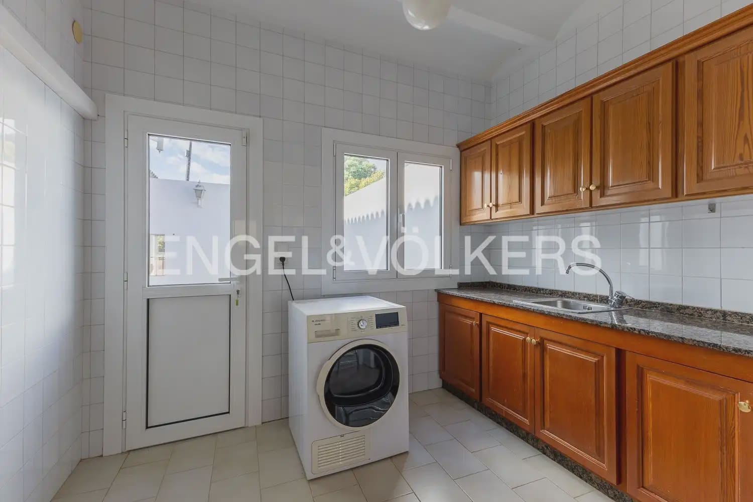 Villa/Maison de 6 chambres à louer à Pedreguer avec piscine garage - 3 700 € (Ref: 10165516)