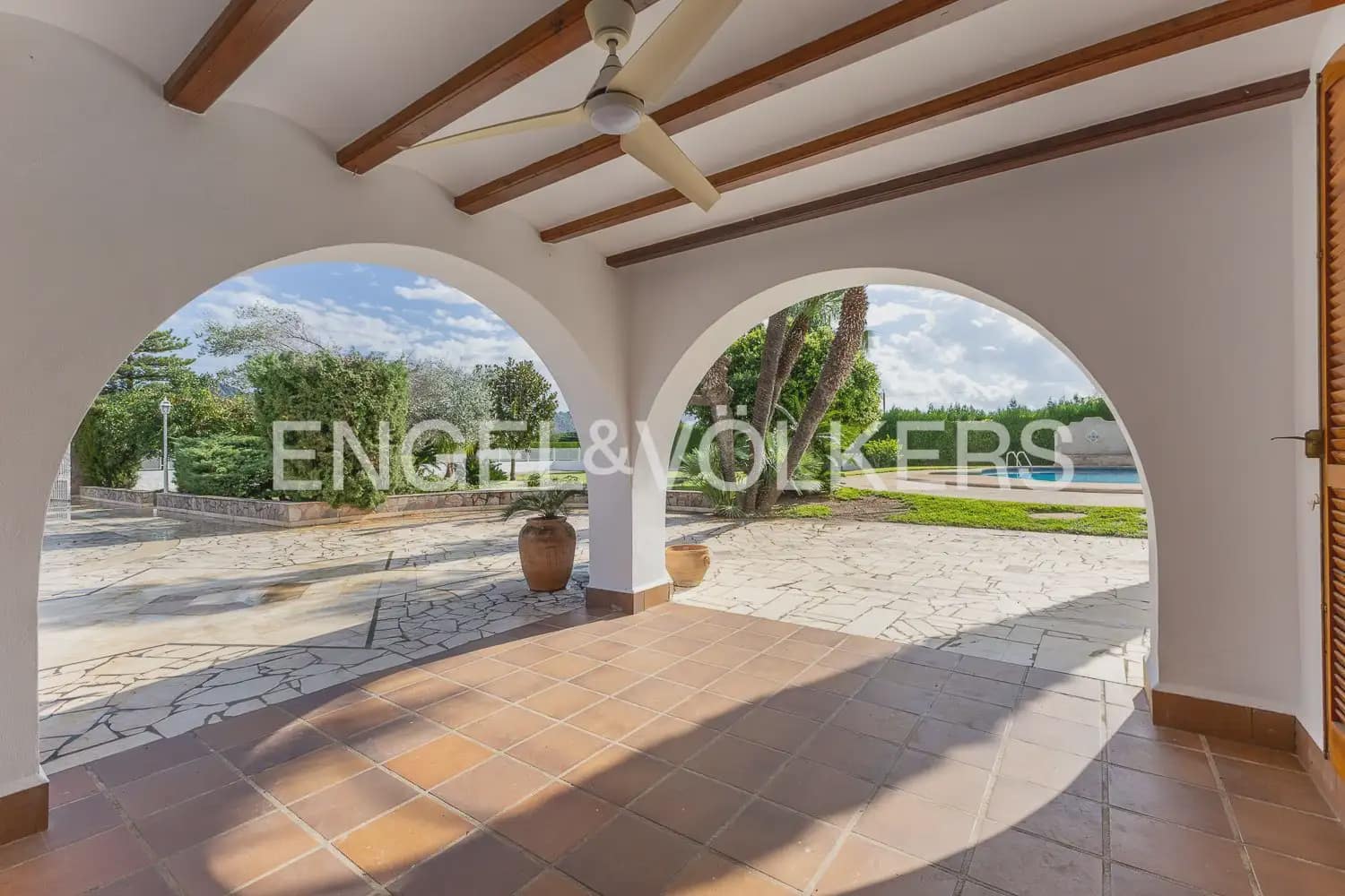 Villa/Maison de 6 chambres à louer à Pedreguer avec piscine garage - 3 700 € (Ref: 10165516)
