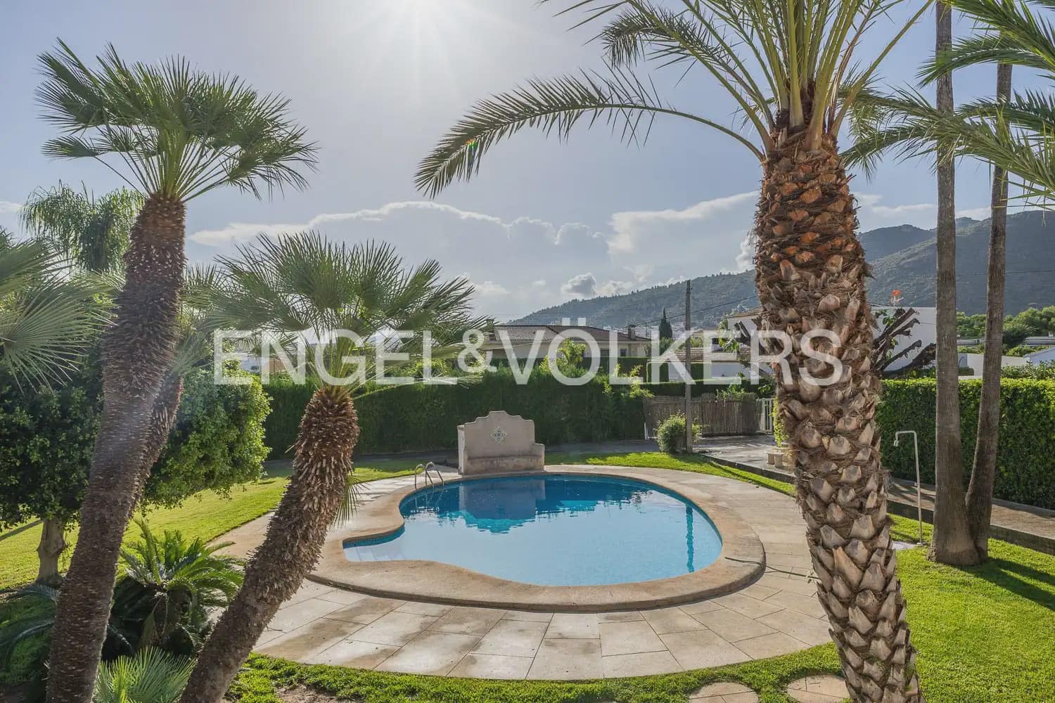 Villa/Maison de 6 chambres à louer à Pedreguer avec piscine garage - 3 700 € (Ref: 10165516)