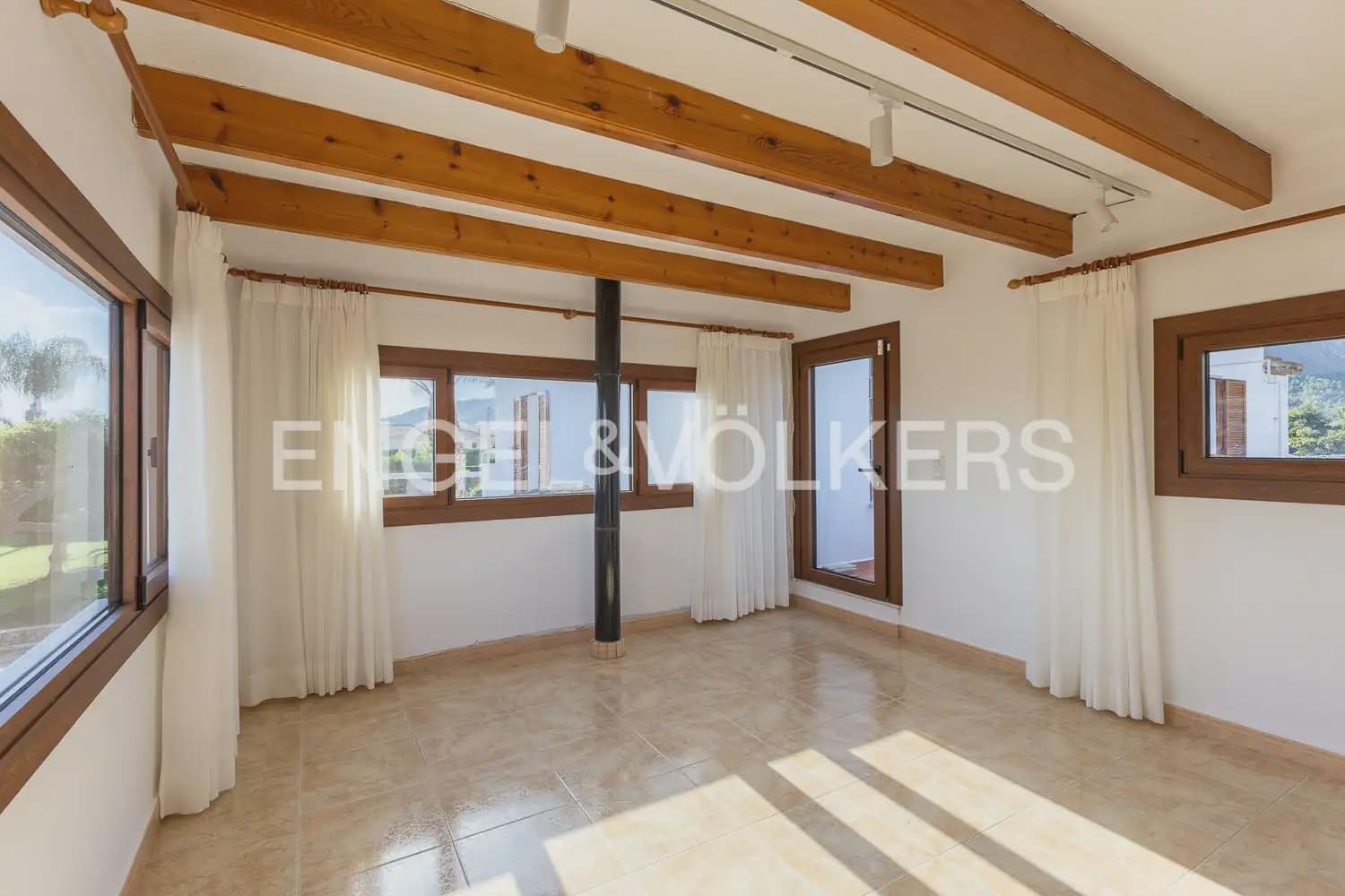 Villa/Maison de 6 chambres à louer à Pedreguer avec piscine garage - 3 700 € (Ref: 10165516)