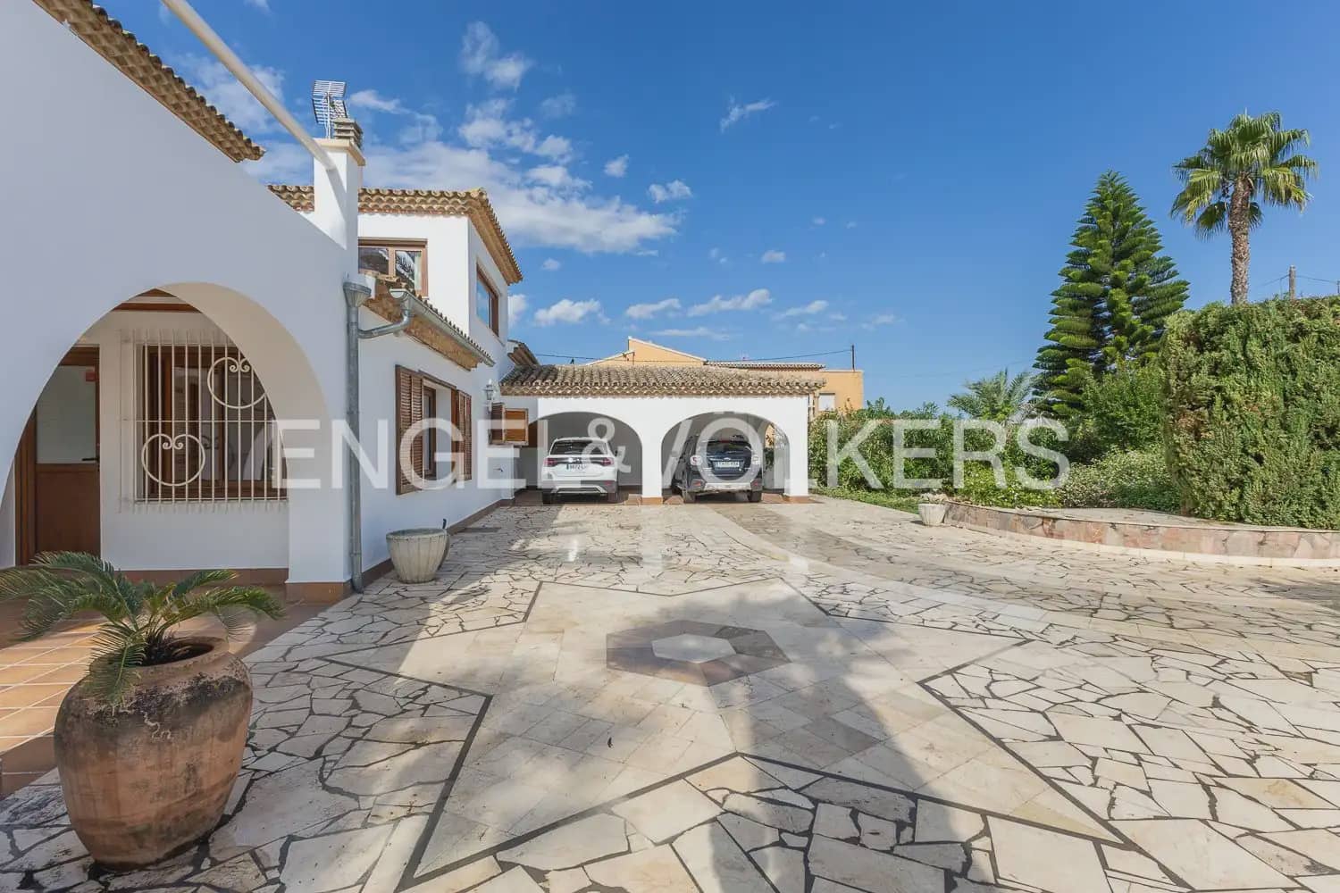 Villa/Maison de 6 chambres à louer à Pedreguer avec piscine garage - 3 700 € (Ref: 10165516)