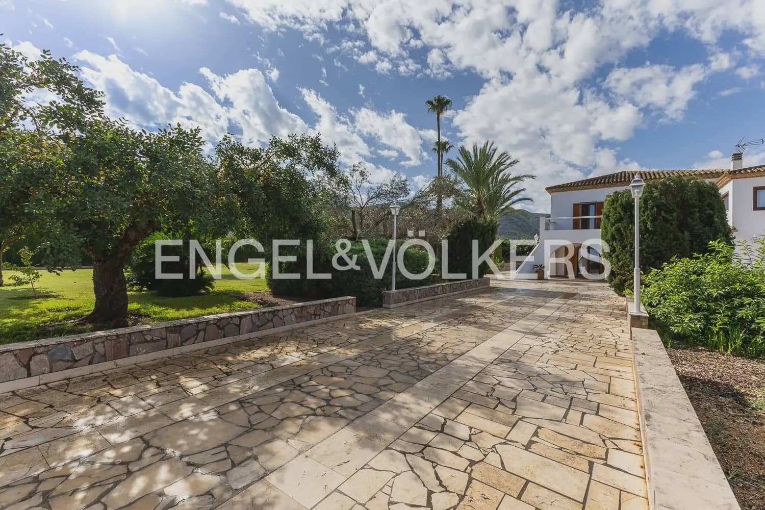 Villa/Maison de 6 chambres à louer à Pedreguer avec piscine garage - 3 700 € (Ref: 10165516)