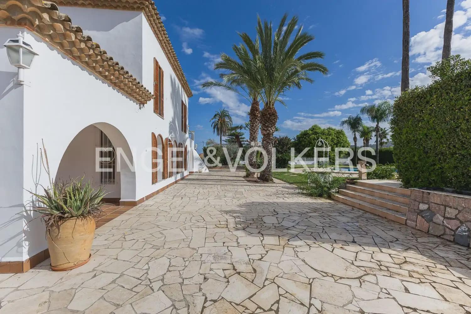 Villa/Maison de 6 chambres à louer à Pedreguer avec piscine garage - 3 700 € (Ref: 10165516)