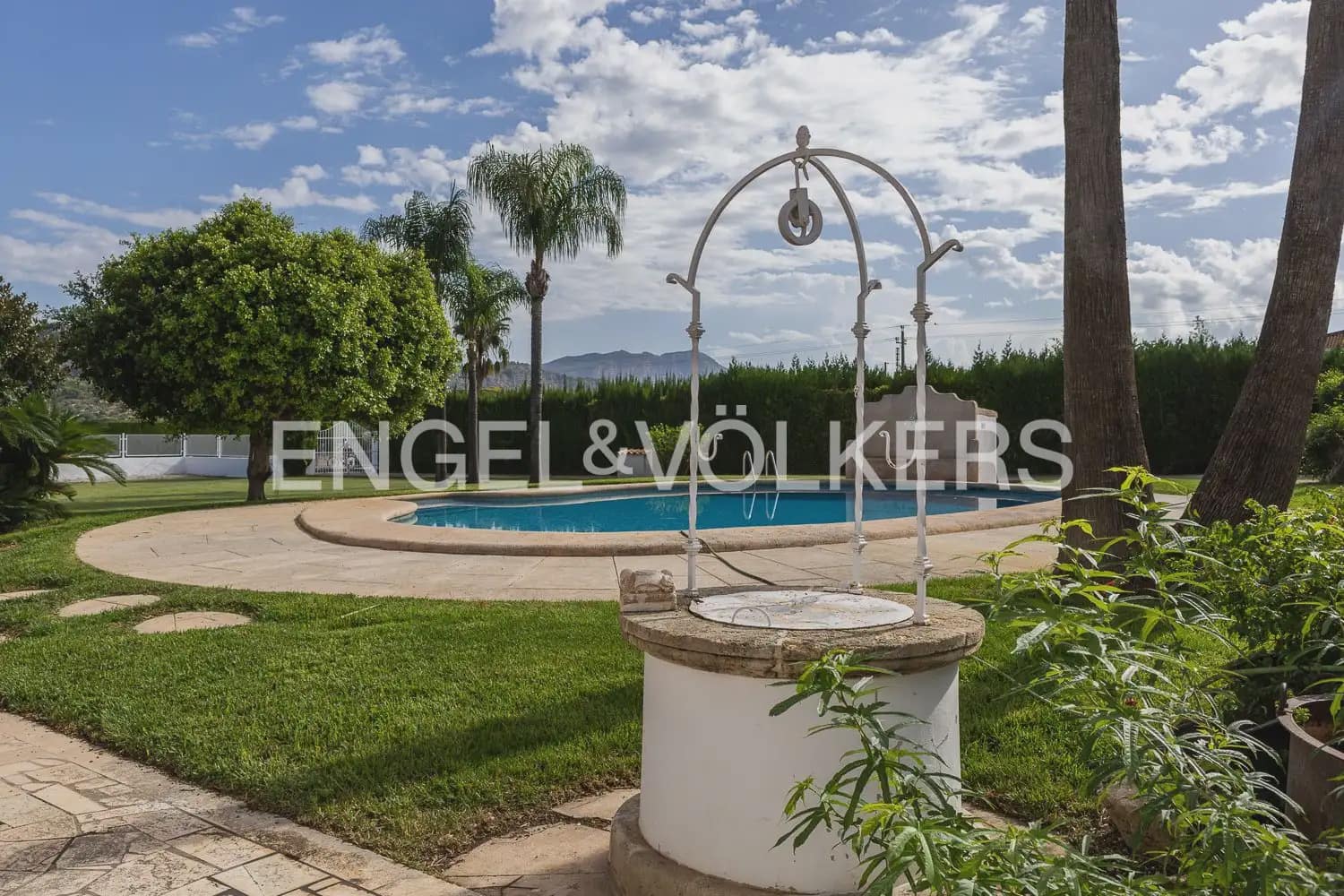 Villa/Maison de 6 chambres à louer à Pedreguer avec piscine garage - 3 700 € (Ref: 10165516)