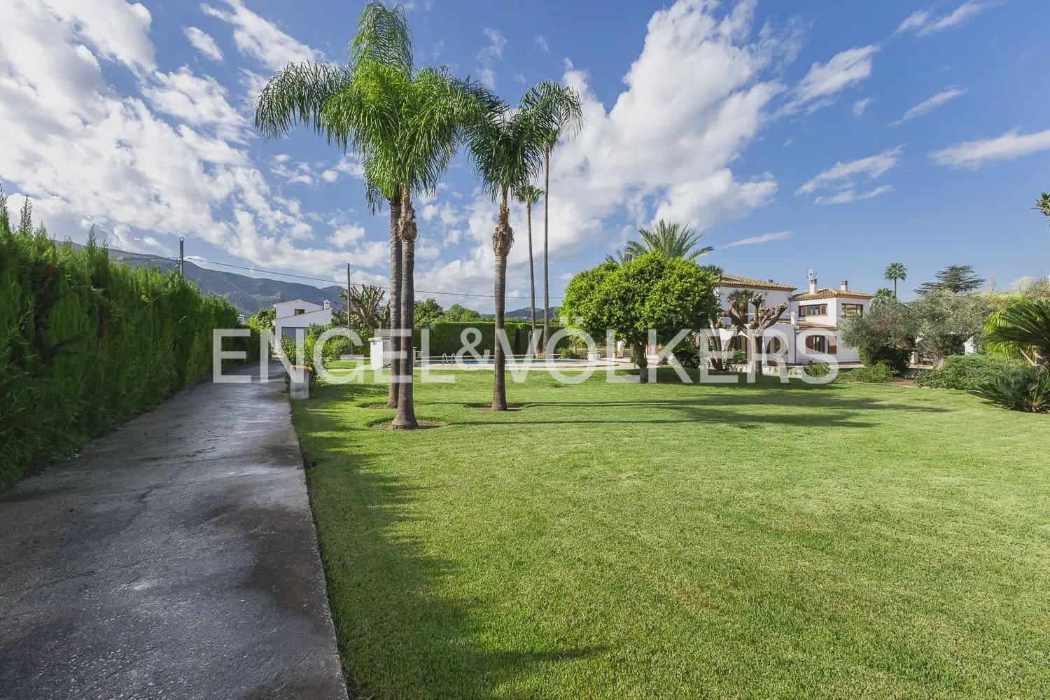 Villa/Maison de 6 chambres à louer à Pedreguer avec piscine garage - 3 700 € (Ref: 10165516)